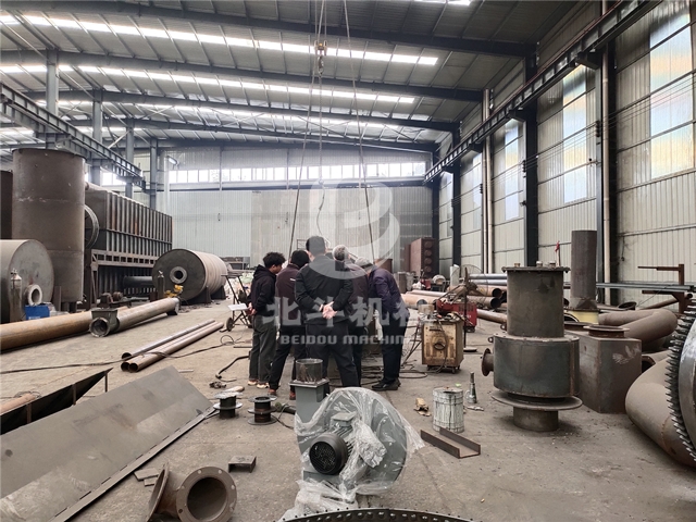 廣東客戶通過這次考察對炭化爐有了更深入、更全面地了解